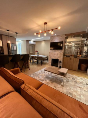 Apartamento espetacular, 2 suítes, a 30m da Rua Coberta